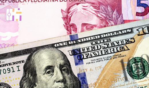 Dólar se aproxima de R$ 5,50 e tendência é de alta